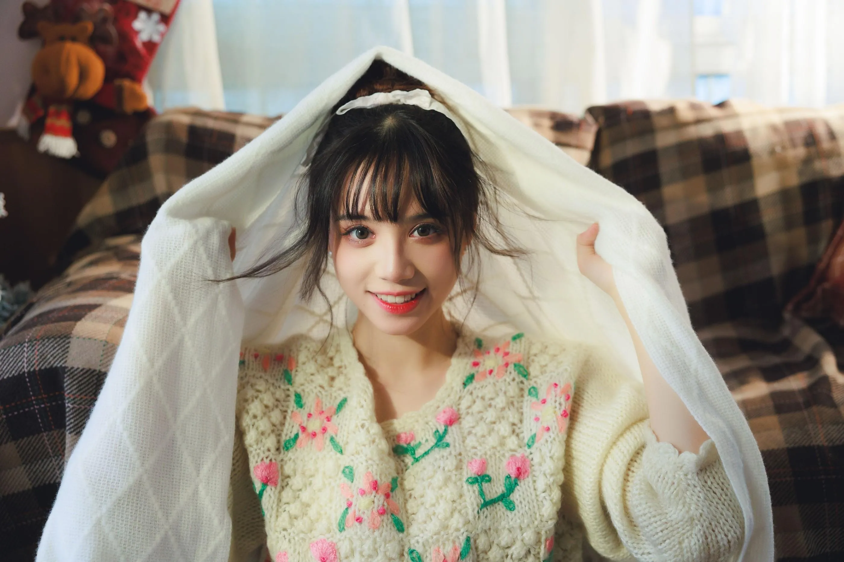 [艺图语] 2022.06.17 少女圣诞季 贰加六 [36P]插图1